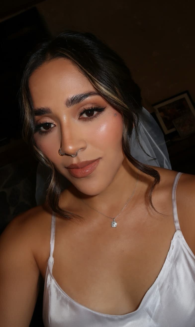 Maquillaje social en tonos suaves